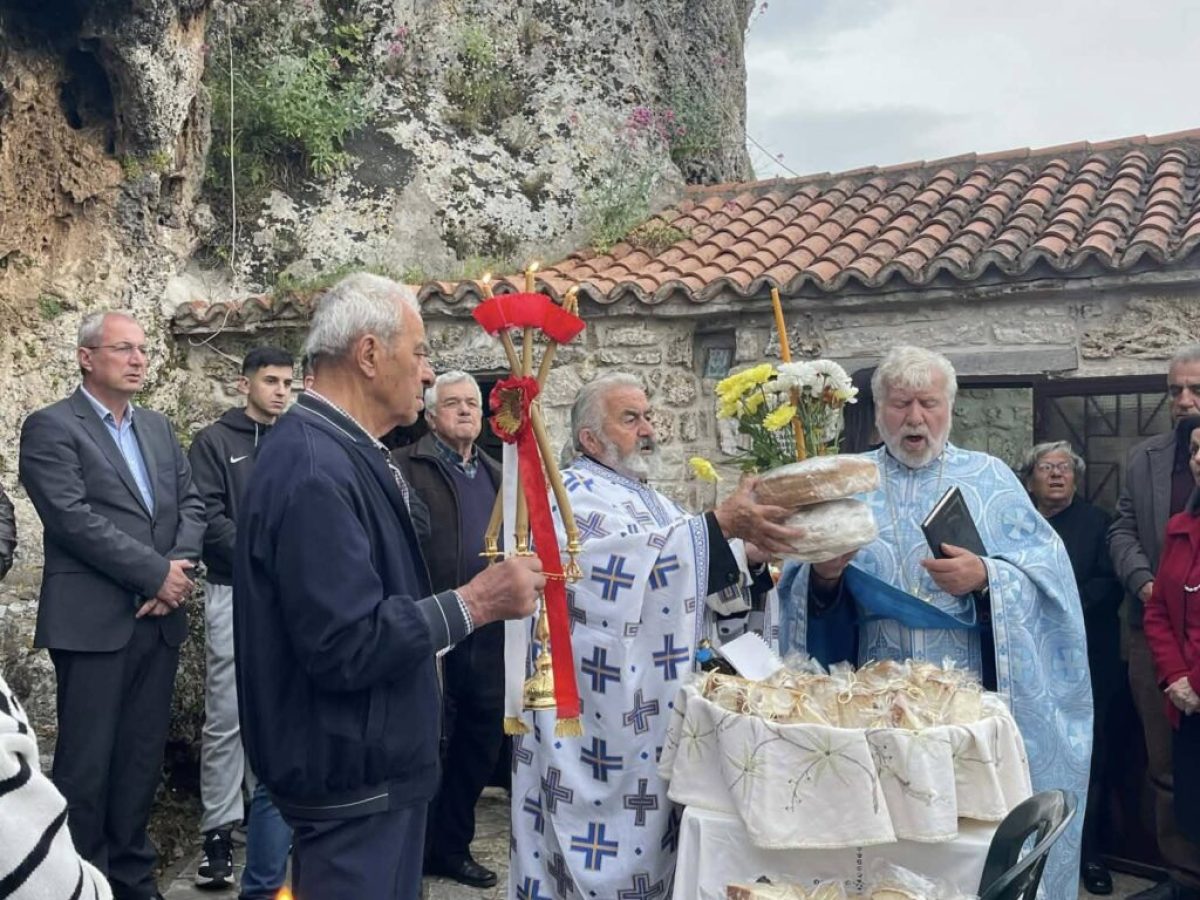 Πανηγυρικός Εσπερινός στην Αγία Ελεούσα Μυρτιάς – Στον σπηλαιώδη ναό Ζωοδόχου Πηγής