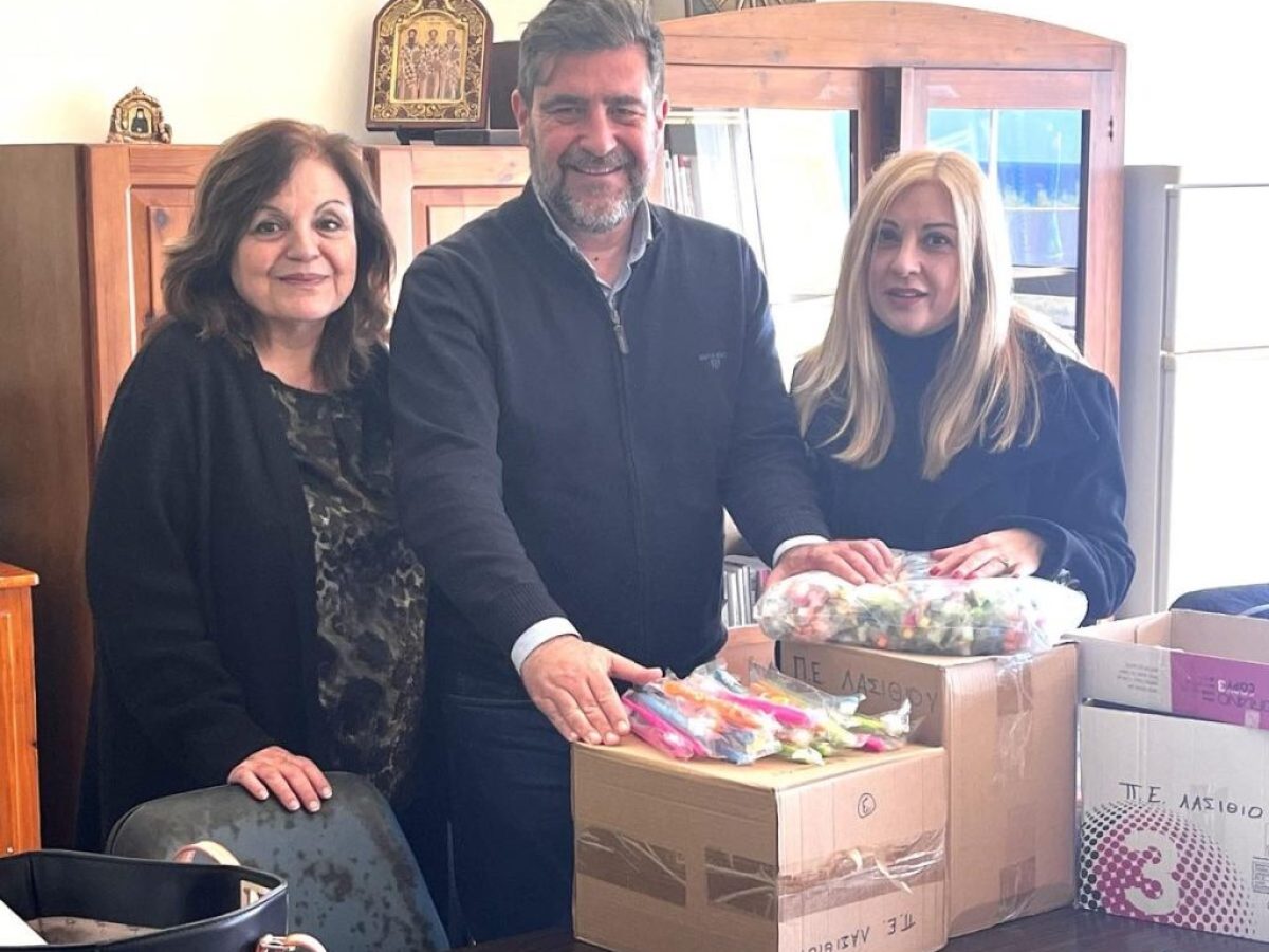 Παράδοση οδοντοβουρτσών σε σχολεία από την Π.Ε. Λασιθίου