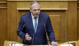 paremvasi-filippou-fortoma-gia-tin-1