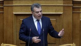 paremvasi-tou-manou-konsola-gia-8