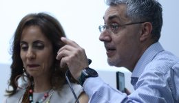 parousiasi-ginekias-kompsotitas-se-mikres