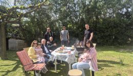 pascha-me-paradosi-ke-ikogeniaki