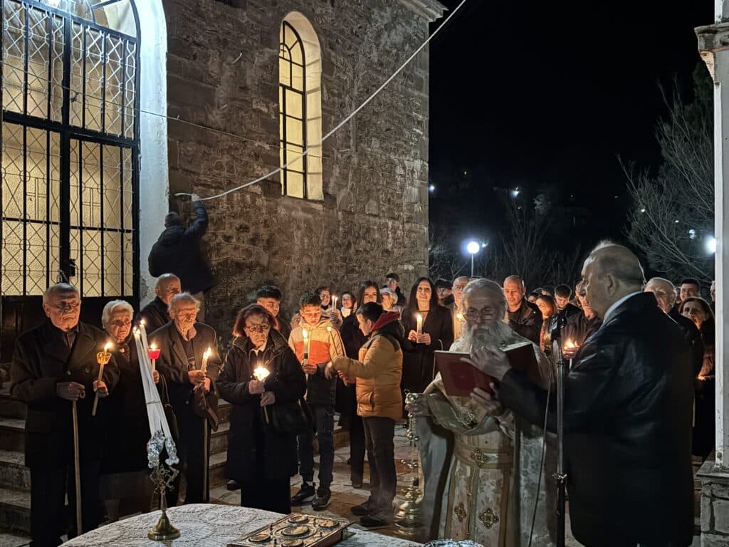 pascha-sti-mesochora-plithos-kosmou