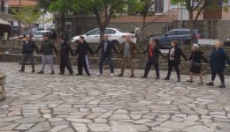 paschaliatikos-choros-sto-kastraki-zontania