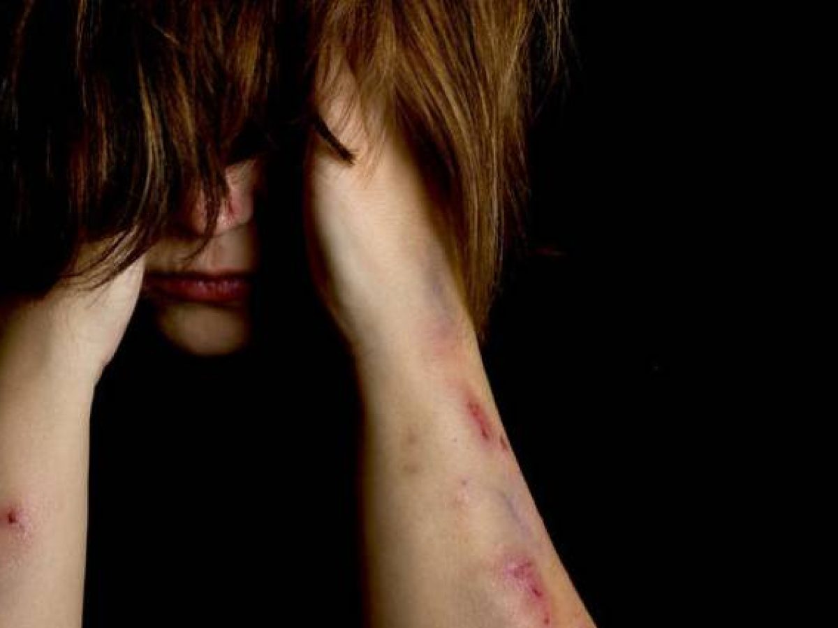 Πάτρα: Χτυπούσε την γυναίκα του στη μέση του δρόμου