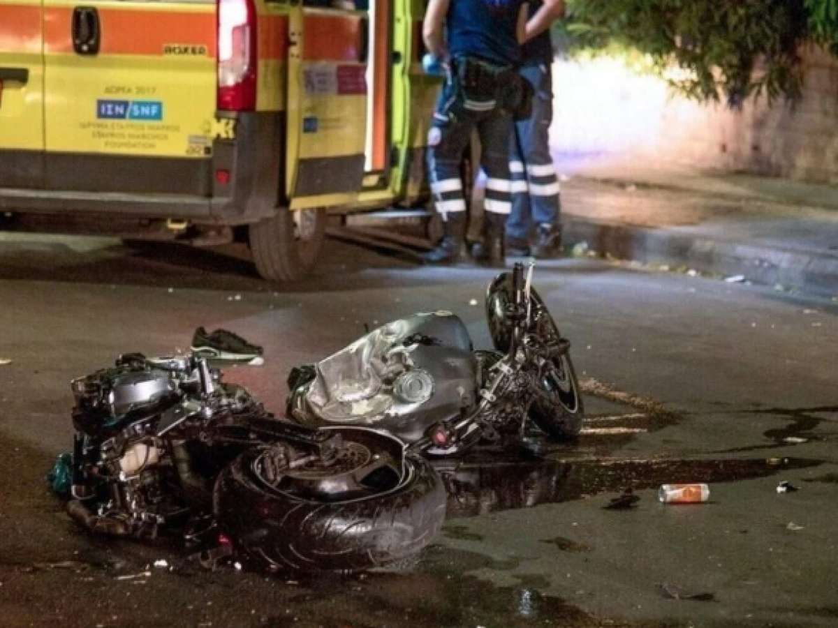 Πάτρα: “Καρφώθηκε” με την μηχανή της σε δένδρο – Στο νοσοκομείο 30χρονη