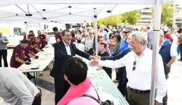 patra-paschalino-glenti-allilengiis-sto