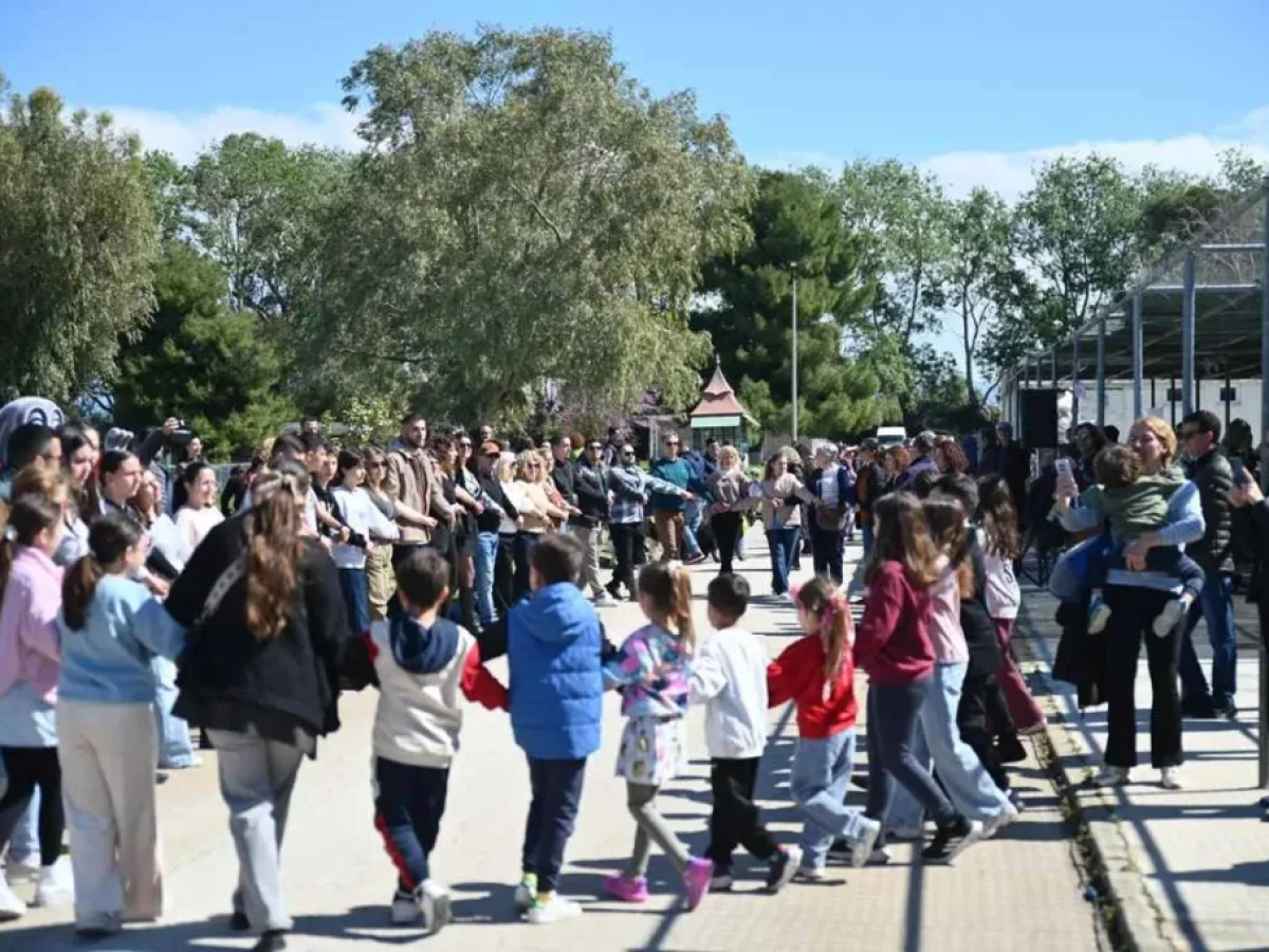Πάτρα: Πλήθος κόσμου στην εκδήλωση του Δήμου για τα αδέσποτα