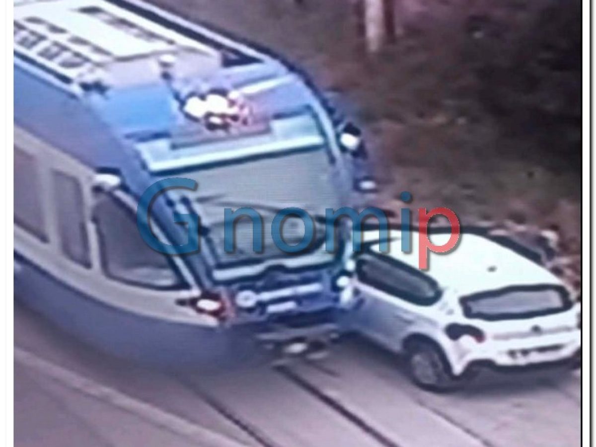 Πάτρα: Τρένο έπεσε πάνω σε ΙΧ στο ύψος του νέου ΚΤΕΛ