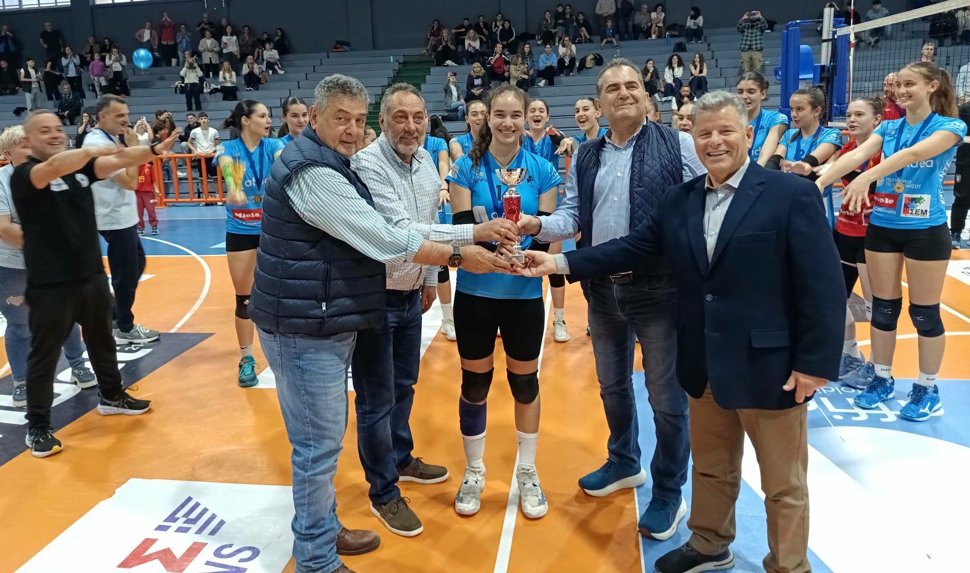 perifani-gia-ti-nea-genia-3