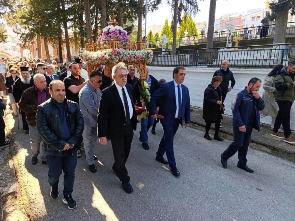 Περιφορά στα κοιμητήρια της Κοζάνης