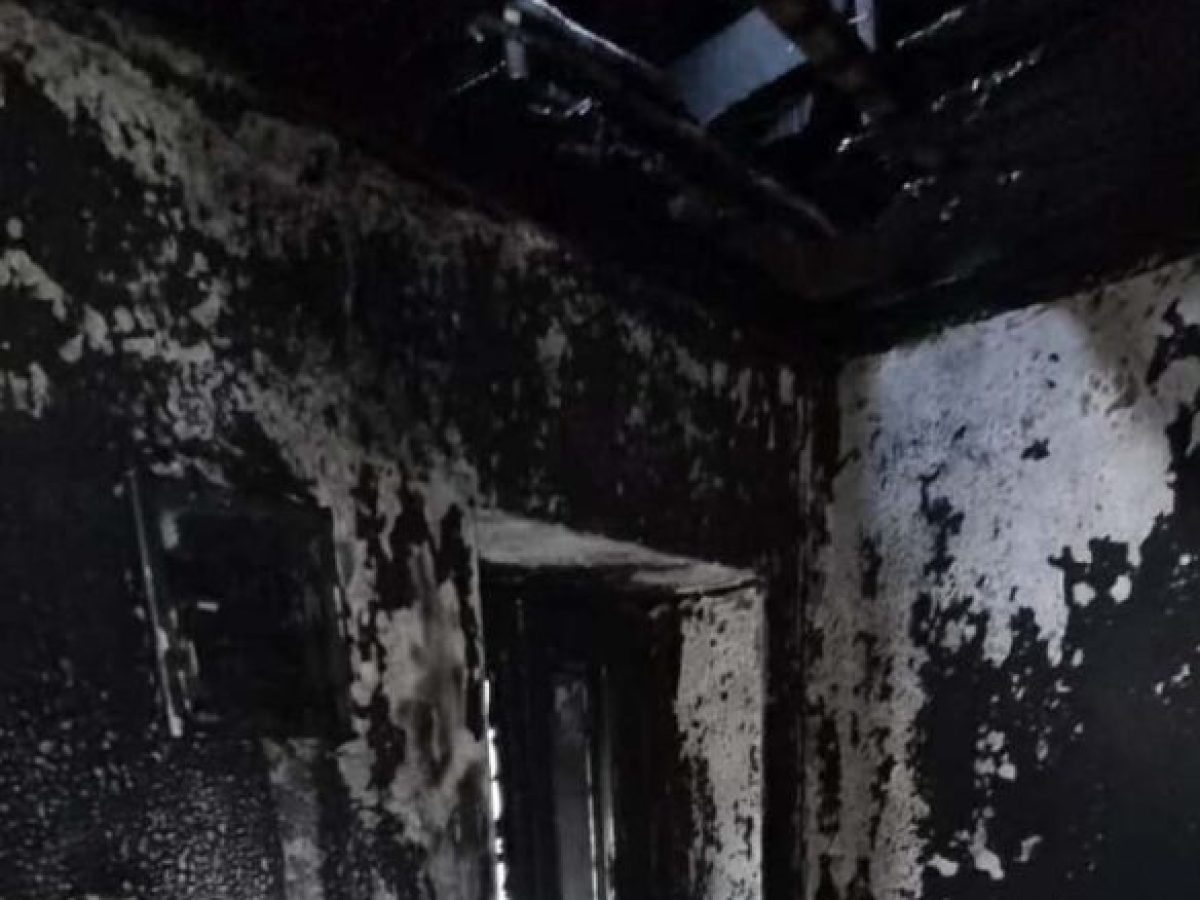 Πυρκαγιά σε κατοικία στους Αγίους Θεοδώρους Θέρμου – Άμεση επέμβαση της Πυροσβεστικής