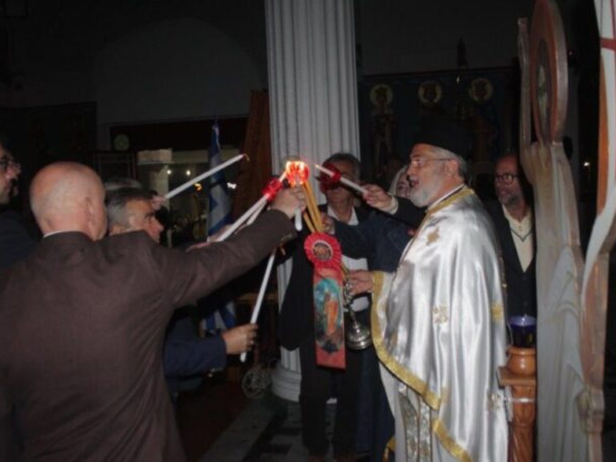 Πλήθος πιστών στην Αναστάσιμη Ακολουθία στην Πύλη