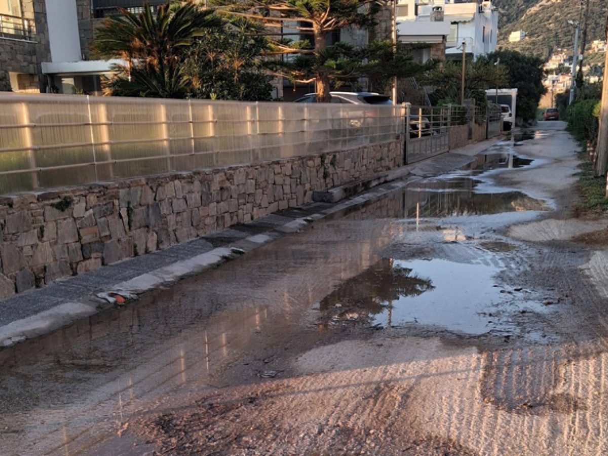 Πόρτο Ράφτη: Χιλιάδες Κυβικά Νερού χύθηκαν στη Θάλασσα! (φωτό)