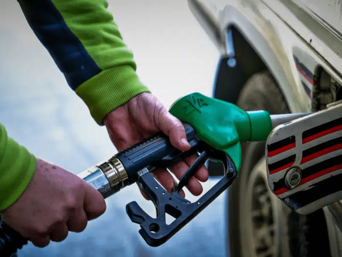 Πώς διαμορφώνονται οι τιμές καυσίμων ανά νομό -Η ακρίβεια περνά από την αντλία στο ράφι