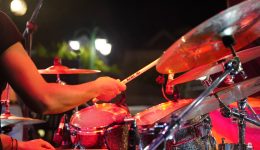 prosklisi-se-Rock-sinavlia-mathiton-1