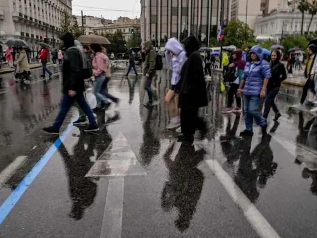 Πρωτομαγιά 2026: Ψυχρή εισβολή με βροχές, ισχυρούς ανέμους και πτώση θερμοκρασίας σε όλη τη χώρα