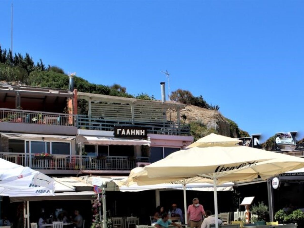 Ψαροταβέρνα «Γαλήνη» στη Ραφήνα: Τρίτη γενιά, αυθεντική γεύση και θέα που δεν χορταίνεις