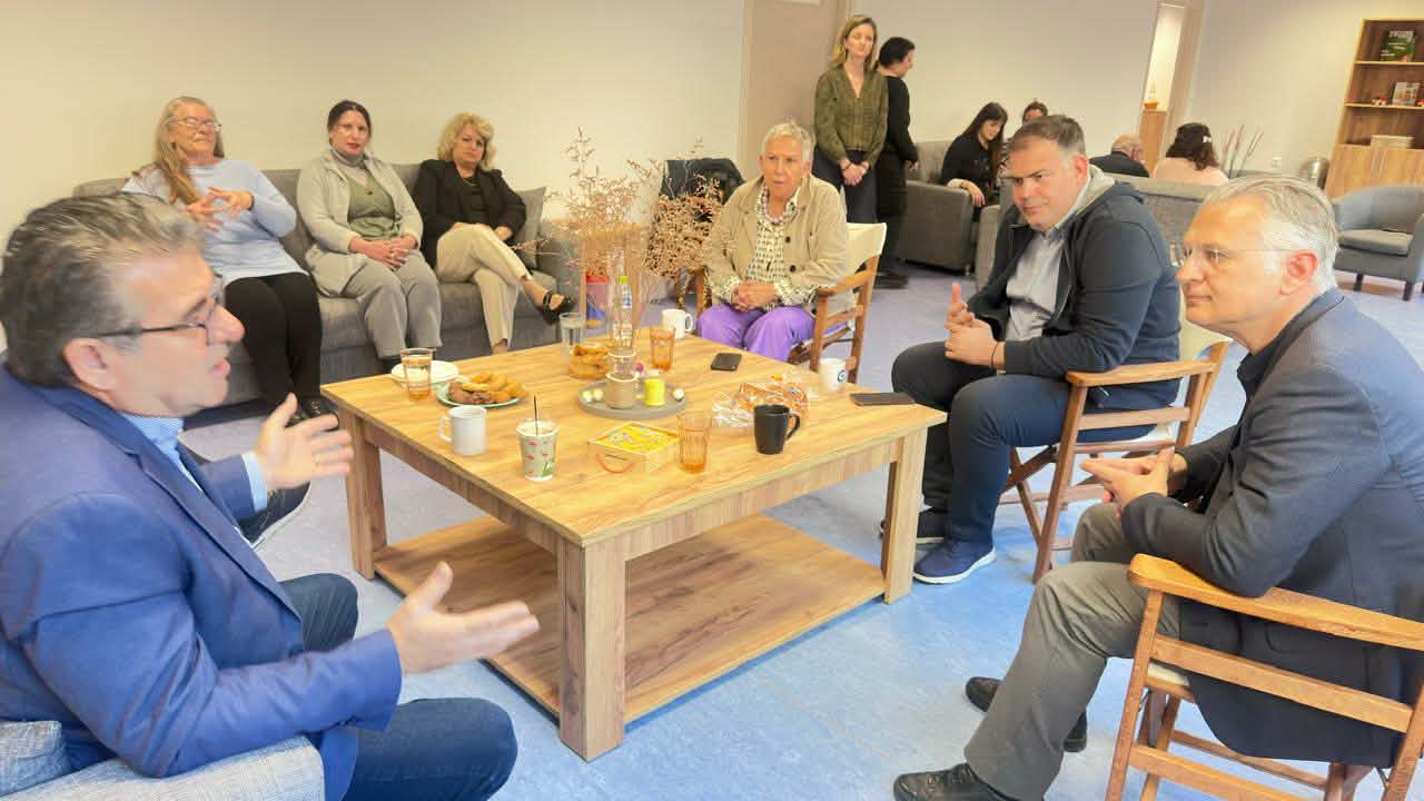 ptochos-–-marinakis-sto-kentro-1