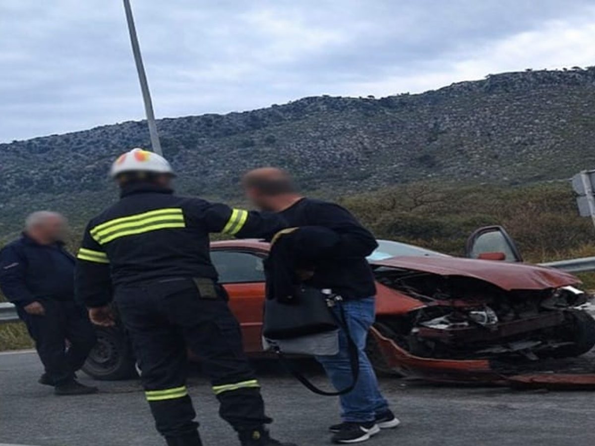 ΡΕΘΥΜΝΟ: Τροχαίο με πέντε ελαφρά τραυματίες στην διασταύρωση της Καρές το απόγευμα του Πάσχα (φωτογραφίες)