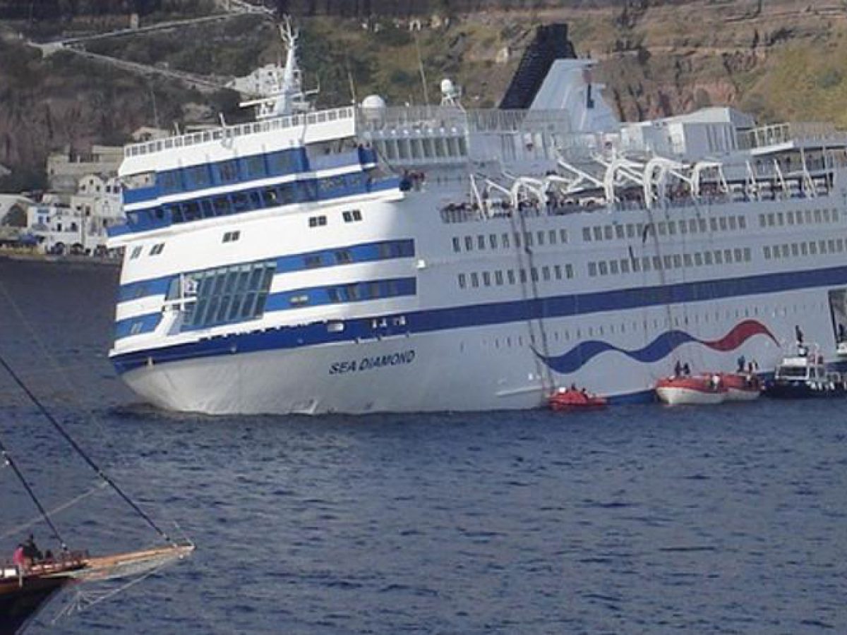 Σαν Σήμερα το Sea Diamond βυθίζεται στην Σαντορίνη – Οι δύο αγνοούμενοι που δεν βρέθηκαν ποτέ