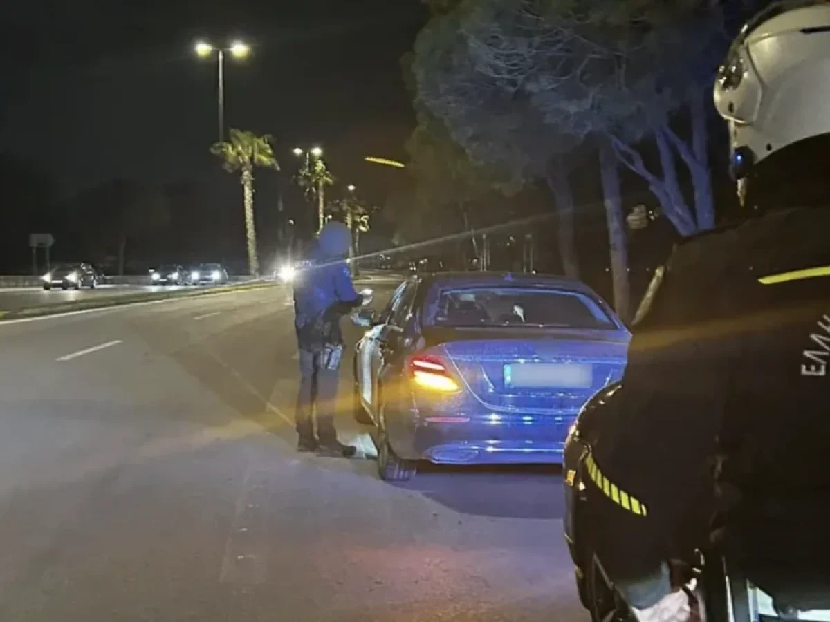Σαρωτικοί έλεγχοι της Τροχαίας στην Αττική: Πήραν σχεδόν 1.000 διπλώματα σε 4 μέρες