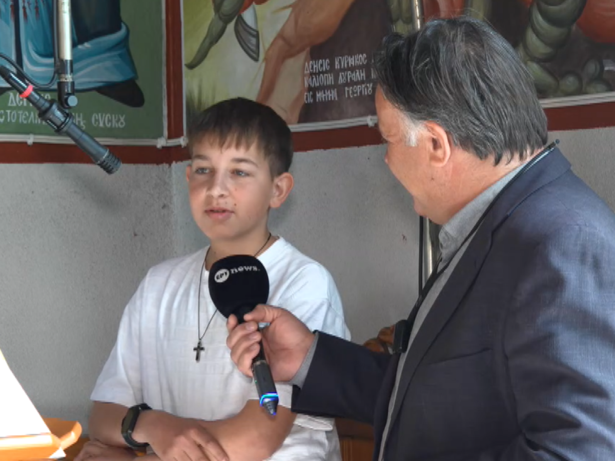 Σέρρες: Αυτοδίδακτος 15χρονος ψάλτης μαγεύει με τις ψαλμωδίες του ιερείς και πιστούς