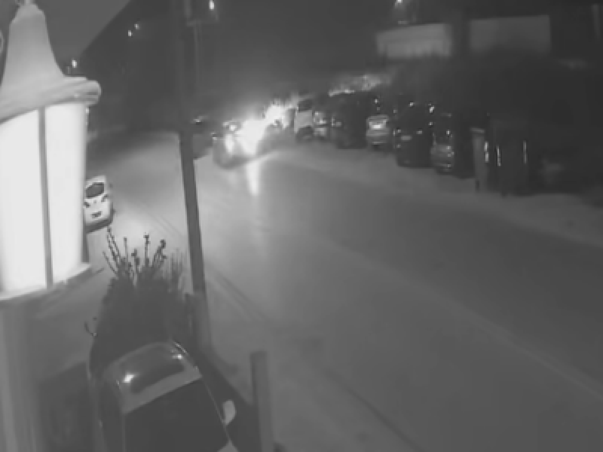 Σφοδρή σύγκρουση δύο ΙΧ στην Κορίνθου–Πατρών – Σοκαριστικό βίντεο από το ατύχημα