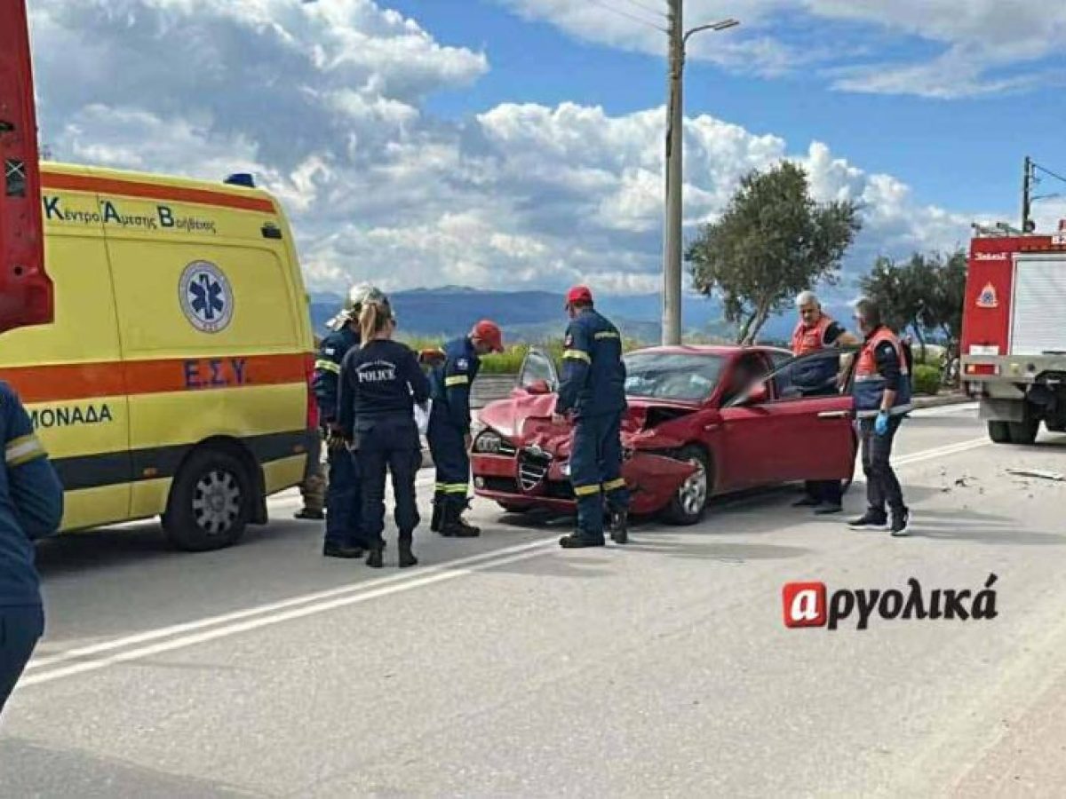 Σύγκρουση αυτοκινήτων στο Ναύπλιο – Τραυματίστηκε η οδηγός
