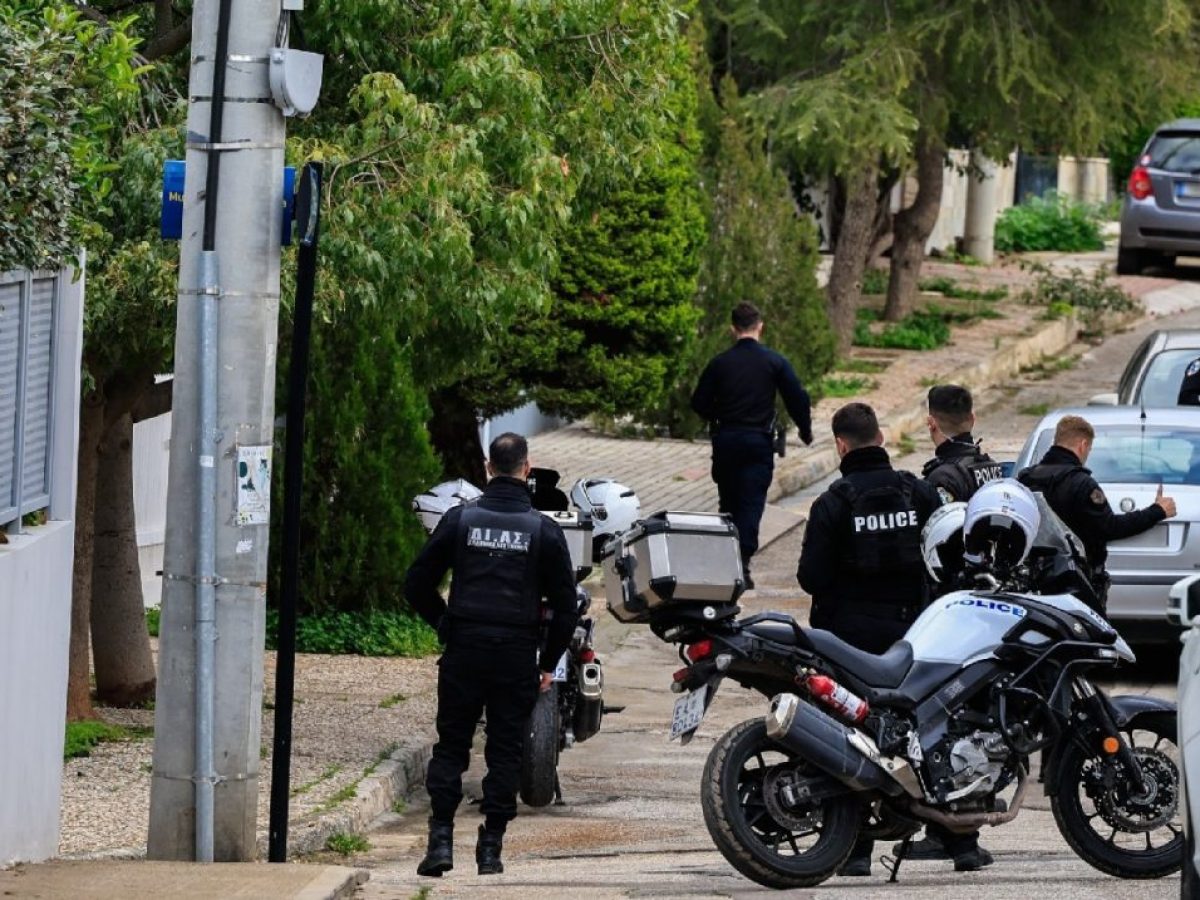 Σύλληψη 40χρονου με διεθνές ένταλμα στη Βούλα