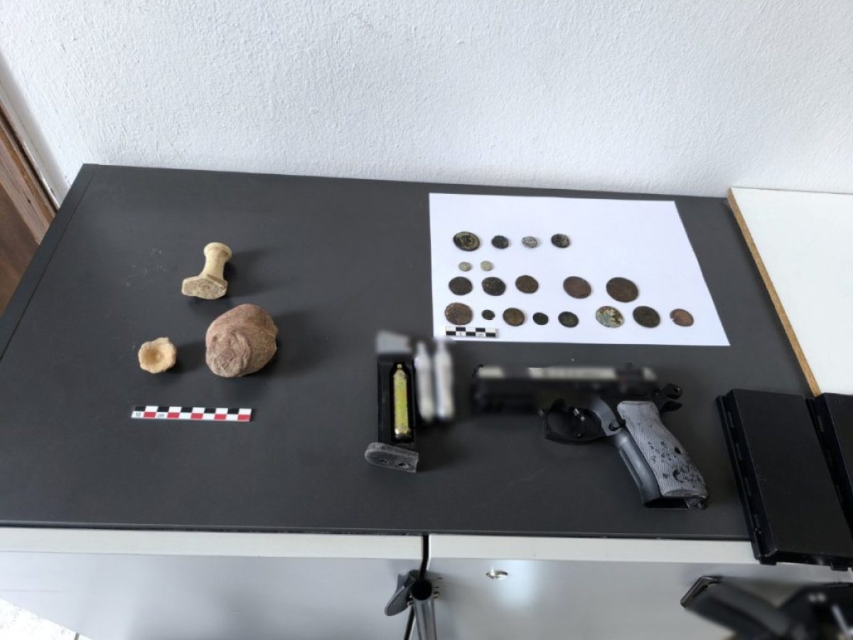 Σύλληψη ατόμου στα Κύθηρα για κατοχή και διάθεση προς πώληση αρχαιοτήτων