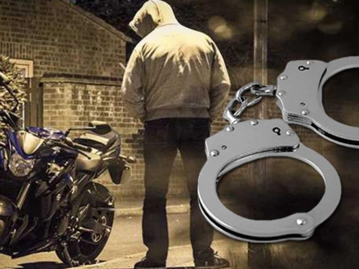 Σύλληψη στη Χαλκίδα για κλεμμένη μηχανή με παραποιημένα στοιχεία