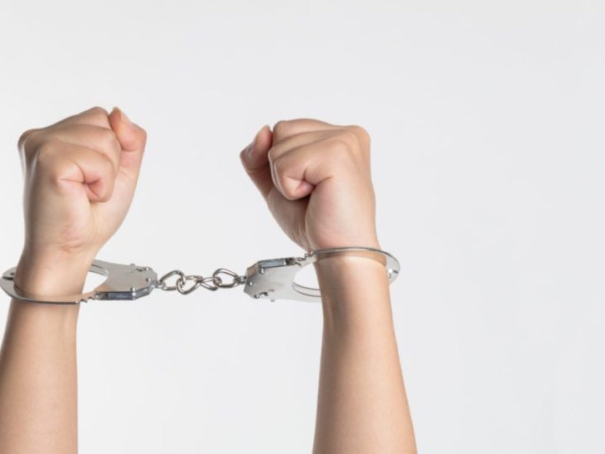 Συλλήψεις σε Σαντορίνη και Μύκονο στο αστυνομικό δελτίο του Σαββατοκύριακου