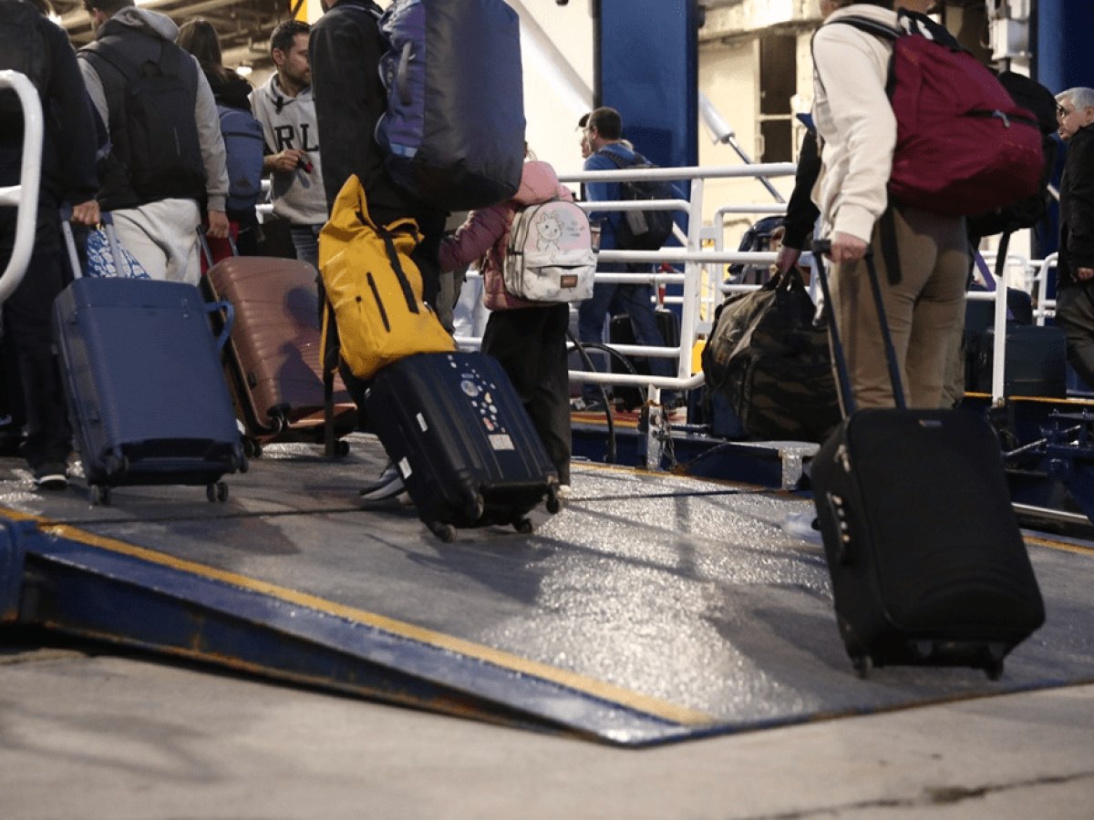 Σήμερα η μεγάλη έξοδος για το Πάσχα – Γεμίζουν τα νησιά των Κυκλάδων