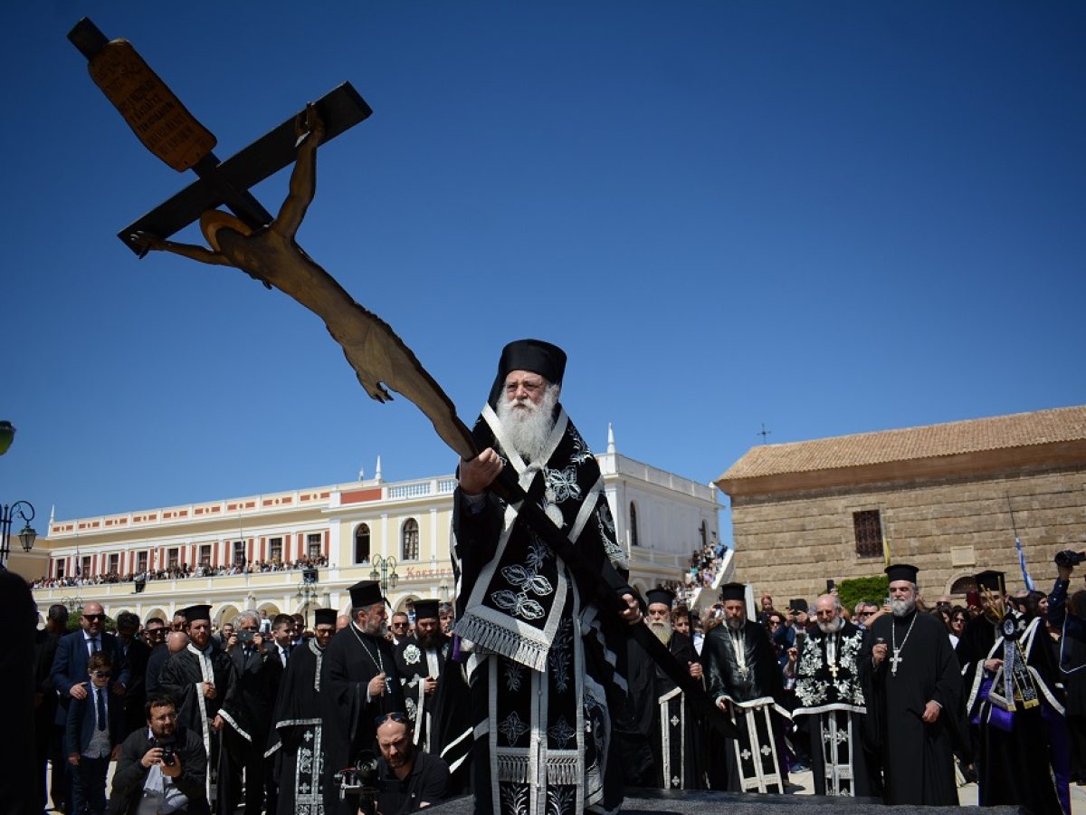 Σήμερα το μεσημέρι η λιτάνευση του Εσταυρωμένου στην πόλη