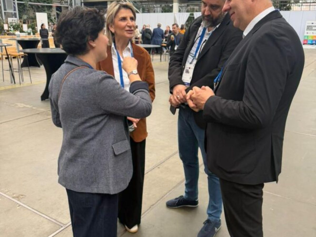 &Sigma;&upsilon;&mu;&mu;&epsilon;&tau;&omicron;&chi;ή &tau;&eta;&sigmaf; &Pi;&Alpha;&Mu;&Theta; &sigma;&tau;&omicron; Interreg Europe &laquo;Sharing solutions for better regional policies&raquo;, &sigma;&tau;&eta;&nu; &Kappa;&omicron;&pi;&epsilon;&gamma;&chi;ά&gamma;&eta;