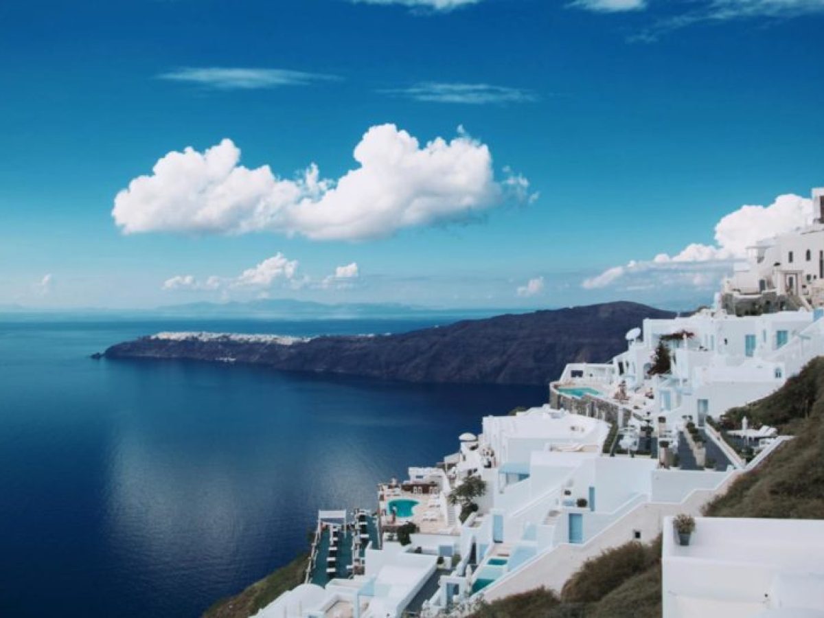 Σύμβαση μεταξύ “Θήρα-ΣΑΦΙ” και Δήμου Θήρας για DMMO και τουριστική προβολή της Σαντορίνης