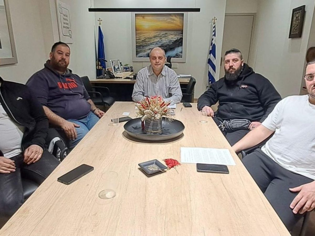 Συνάντηση Χρήστου Καπετάνου με διανομείς της Λάρισας-Στην Κυβέρνηση τα αιτήματα, θετικό το κλίμα για σαφές πλαίσιο και ασφάλεια στην εργασία