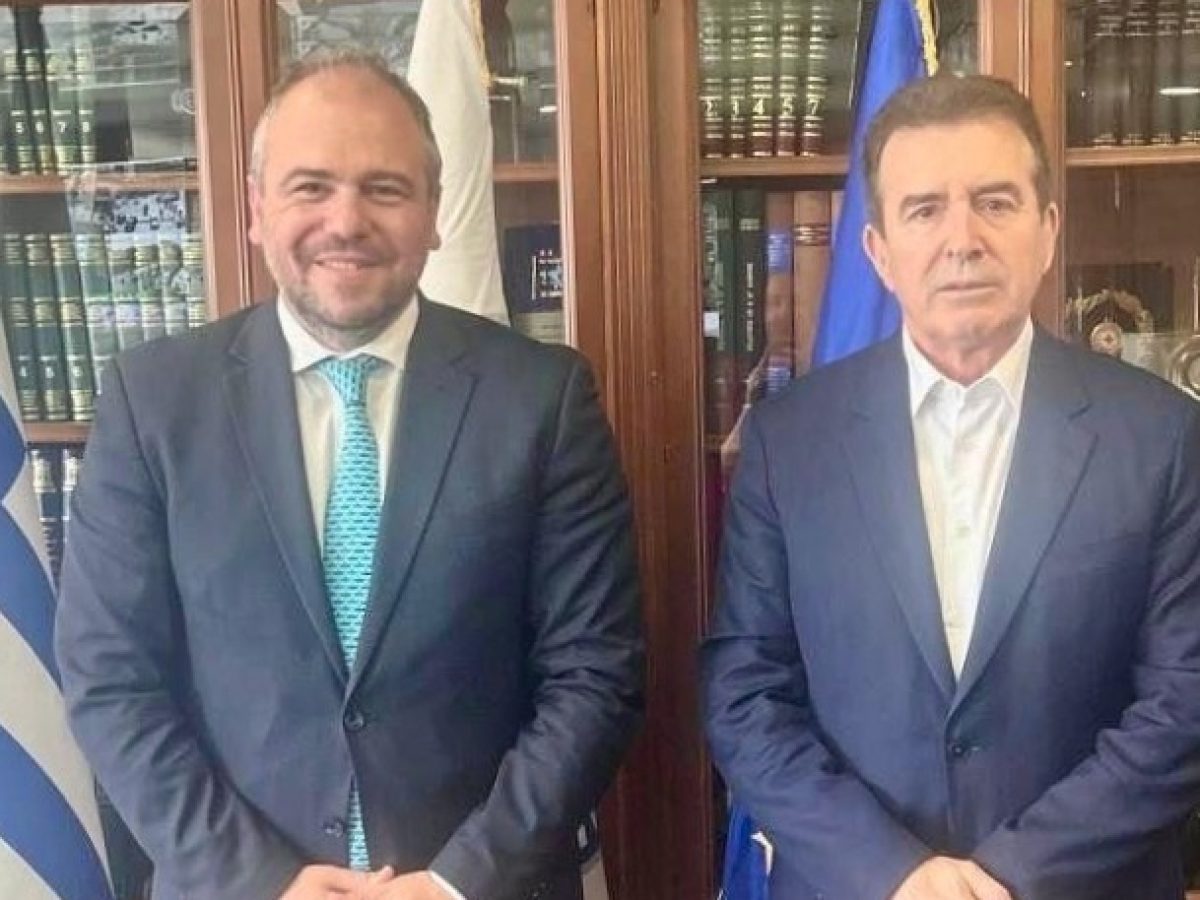 Συνάντηση Φόρτωμα – Χρυσοχοΐδη για τις αστυνομικές υπηρεσίες στις Κυκλάδες