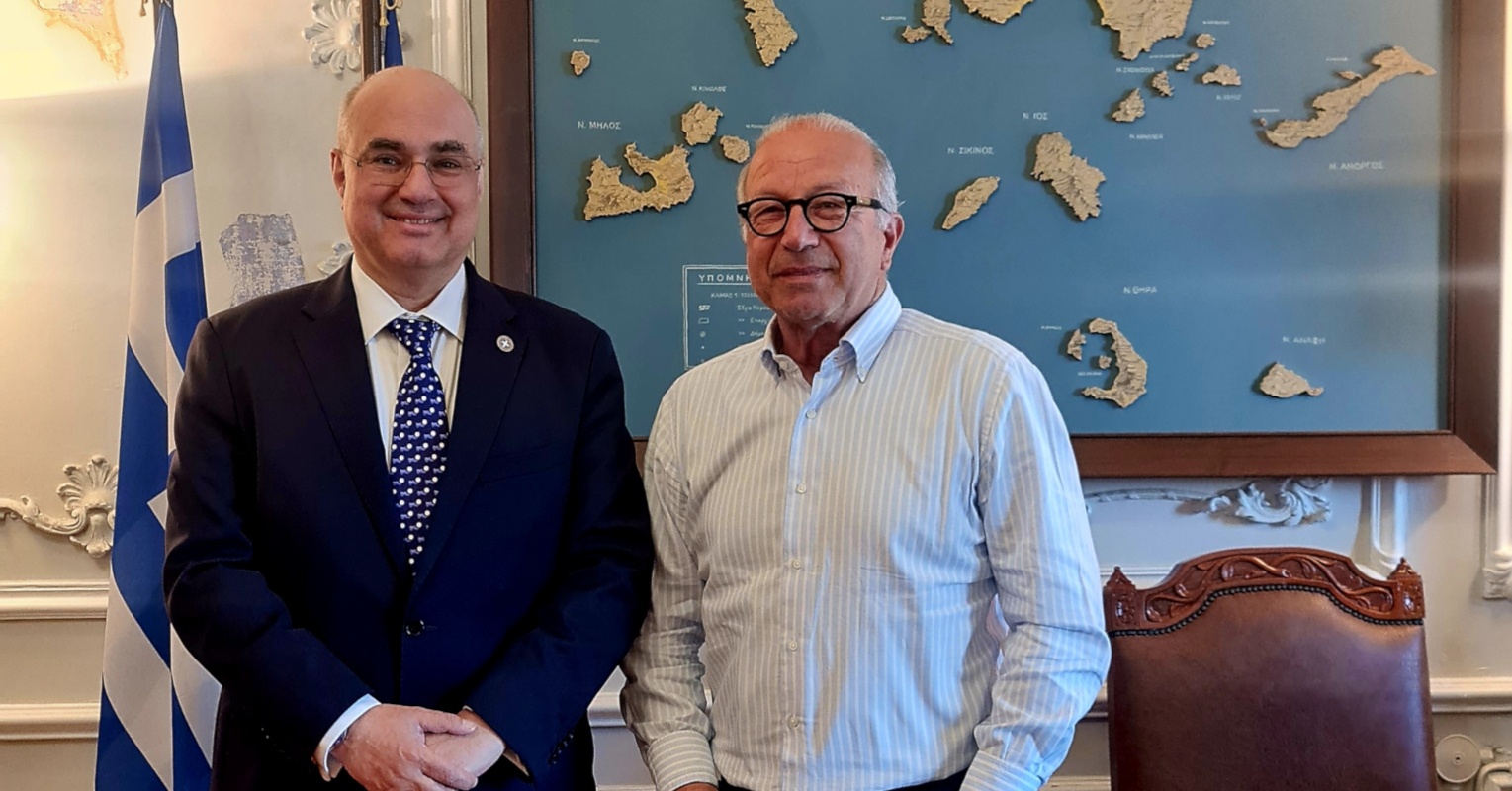 sinantisi-g.-leontariti-me-ton