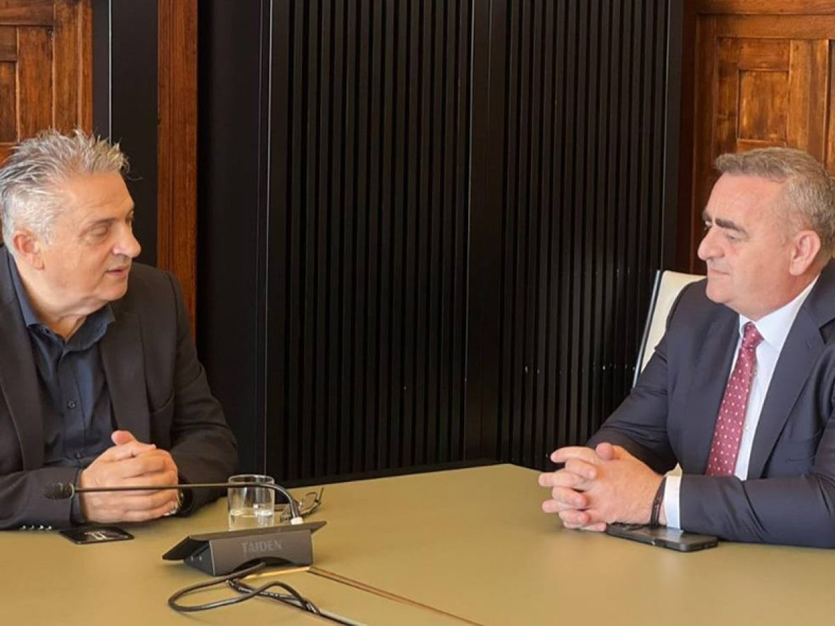 Συνάντηση με τον Φρέντι Μπελέρη είχε ο Απόστολος Ασπράκης