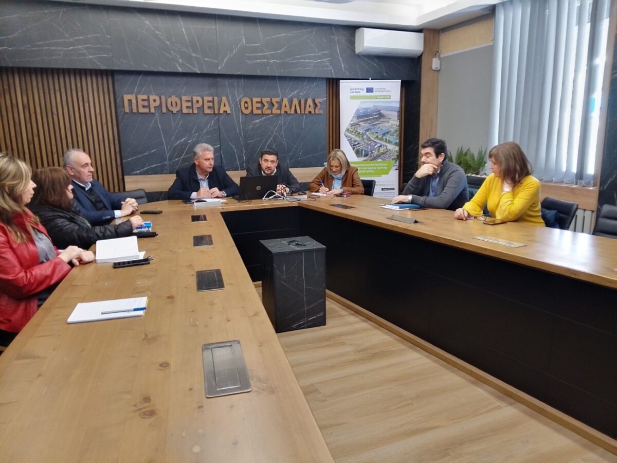 sinantisi-topikis-omadas-endiaferomenon-meron
