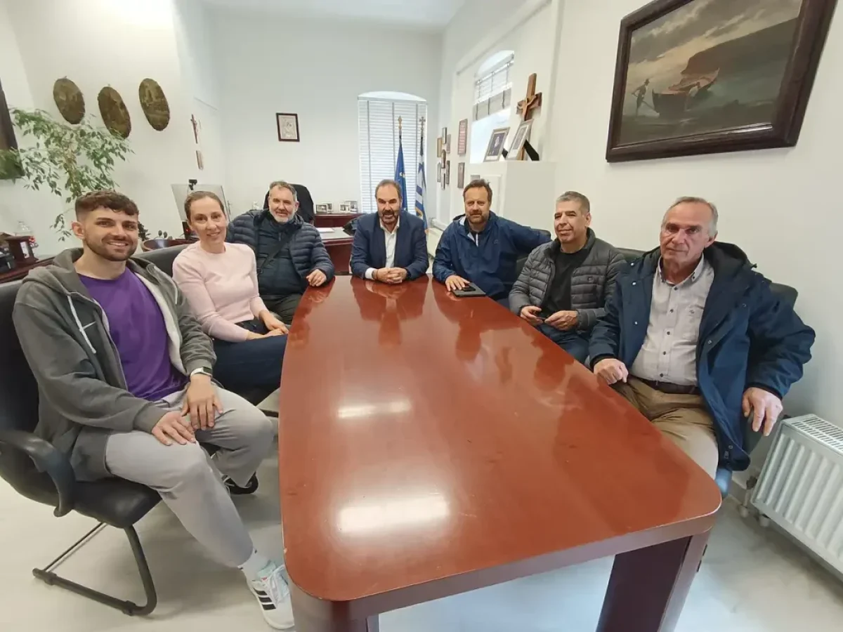 Συνάντηση του Δημάρχου Φλώρινας με μέλη της διοίκησης και τον προπονητή της ομάδας του Ήφαιστου Φλώρινας