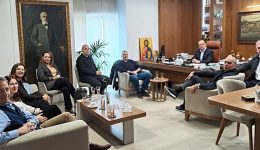 sinantisi-tou-dimarchou-rethimnis-me