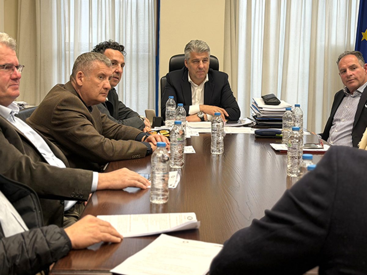 Συνάντηση του Περιφερειάρχη Χριστόδουλου Τοψίδη με εκπροσώπους των Εμπορικών Συλλόγων της ΑΜΘ