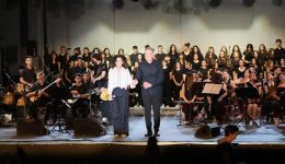 sinavlia-ston-volo-tou-mousikou