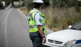 sinechizete-i-ekstratia-elegchon-stous