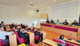 sinedriase-to-sintonistiko-organo-politikis