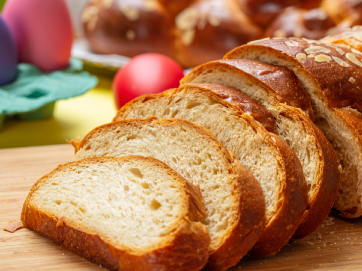 Συνταγή για αφράτα πασχαλινά τσουρέκια με ίνες