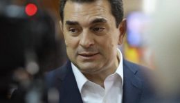 sismos-sti-nea-dimokratia-paretithike